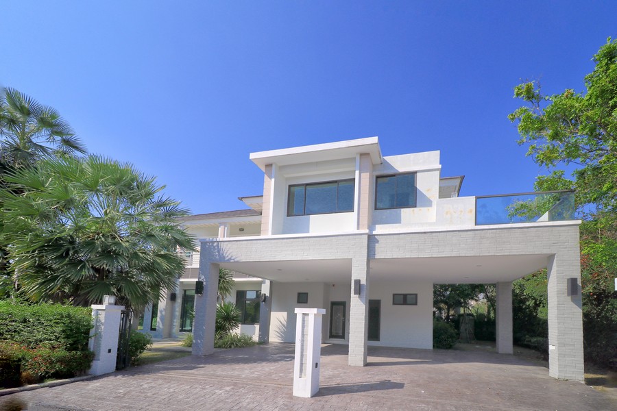 บ้าน  เพอร์เฟค มาสเตอร์พีซ รังสิต 0 Rai 2 ngan 67 Square Wah 5 Bedroom ไม่ไกลจาก รพ.เซนต์คาร์ลอส คุ้มทั้งอยู่คุ้มทั้งลงทุน บ้านริมเลค ไม่เคยอยู่