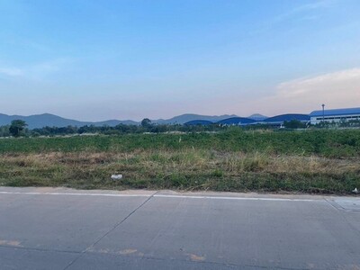 ขายที่ดินบางละมุงชลบุรี เนื้อที่ 147 ไร่ 