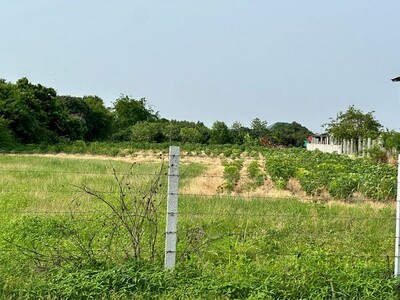 ขายที่ดินเปล่า แหล่งชุมชนห้วยกะปิ ทำเลดีมากๆ ติดถนนหลัก