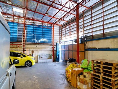 BRT ถนนจันทน์ 1.1กม.เซ็นทรัล พระราม3 600ม.โกดัง  2ชั้น 542 ตร.ม