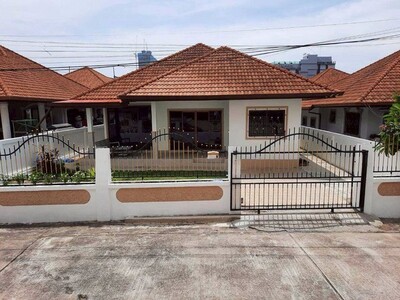 ขายบ้านสวย รีโนเวทใหม่ทั้งหลัง พัทยา หมูบ้านเอกมงคล 8 