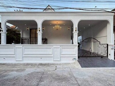 ขาย พูลวิลล่าตกแต่งใหม่ พร้อมเฟอร์นิเจอร์ครบ ติดถนนสุขุมวิท พัทยา