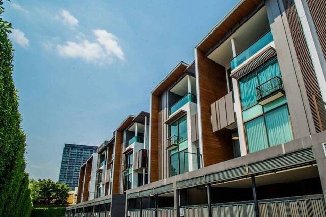 HR1036ให้เช่าทาวน์โฮมตกแต่งหรู โครงการเรสซิเดนซ์ สุขุมวิท65 พร้อมอยู่ ใกล้BTSเอกมัย