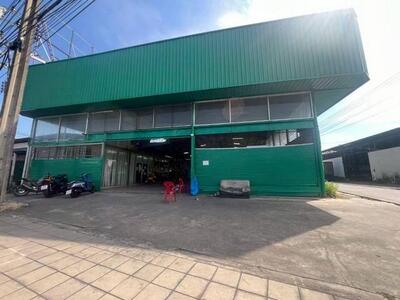 ให้เช่าโกดัง เนื้อที่ 1 ไร่กว่า ซ.เสรีไทย 40 ติดถนนใหญ่ ใกล้ moro