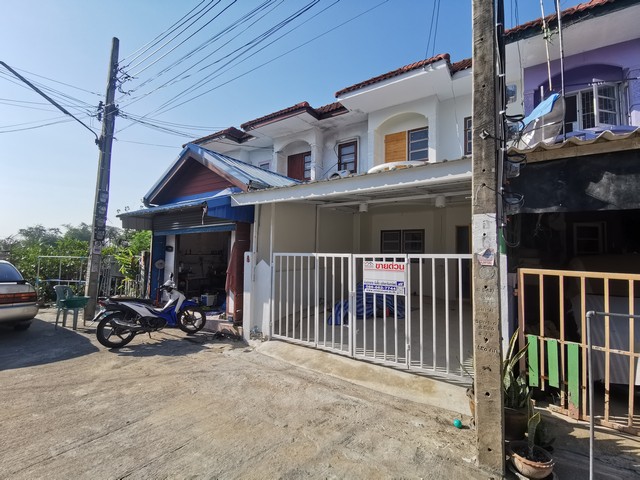 บ้านรีโนเวทใหม่ทั้งหลัง ม.ศรีสวัสดิ์ บางกรวย  ใกล้มหาลัยมหิดลเพียง15นาที