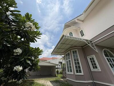 ขายบ้าน 2.5ชั้น หลังมุม 149ตรว ม.เมืองทอง4 สุขุมวิท101 ปุณณวิถี53