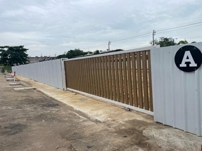 ล้อมรั้วแล้ว MRT ตลาดมีนบุรี 2.7 กม.ที่ดินให้เช่ามีนบุรีถม และคู้