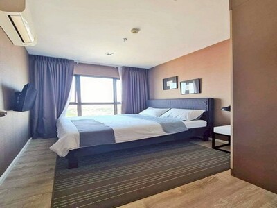 ขายคอนโด Knightsbridge Sky River Ocean ถนนสุขุมวิท 