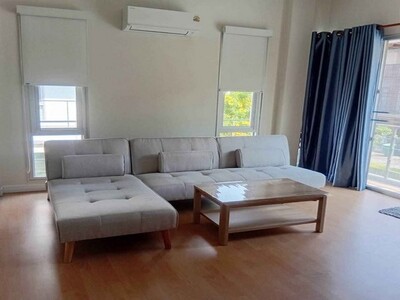 ให้เช่าทาวโฮม3 ชั้น หลังมุม ใกล้สวนหลวง ร.9,พาราไดซ์ พาร์ค