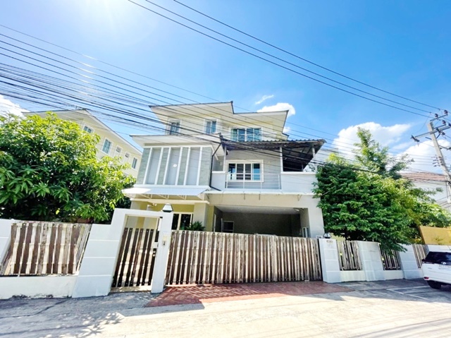 BTS เสนานิคม เดี่ยว 3ชั้น ให้เช่าบ้านหรู  6น้ำ 6แอร์ 3จอดรถ 110ตรว.350ตรม. เมเจอร์รัชโยธิน 6นอน