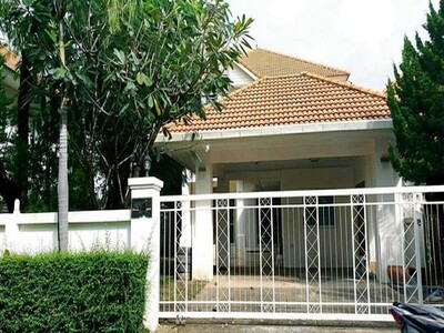 บ้านเดี่ยว 2 ชั้น พื้นที่กว้าง ทำเลเยี่ยม น้ำไม่ท่วม สันทราย