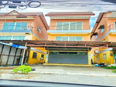 ประชาร่วมใจ อาคาร  3 ชั้น  3 หนองจอก 900 ม. 20 ตร.ว. ราษฏร์อุทิศ 