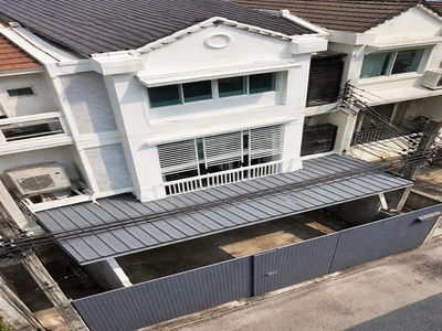  BTS ทองหล่อ 700ม. เอ็มควอเทียร์ 1 กม. 17 ตร.ว. ทาวน์โฮม 3ชั้น 3น