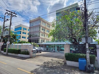 ขายอาคารสำนักงาน 5 ชั้น คุ้มมาก ซอยนวลจันทร์ 36 - นวมินทร์ 163 