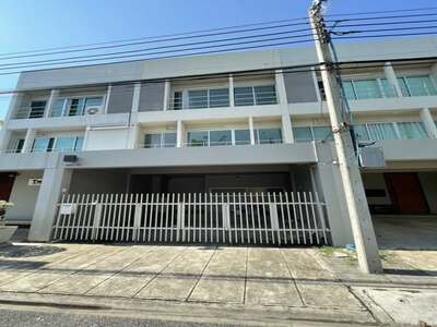 ให้เช่าทาวน์โฮม 3 ชั้น 200 ตรม 3 นอน โนเบิลคิวบ์ พัฒนาการ ใกล้ทอง