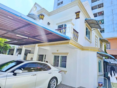 รพ.เวชธานี 2.3 กม. MRTเดอะมอลล์ บางกะปิ 450ม. บ้าน 4นอน  50 ตร.ว.