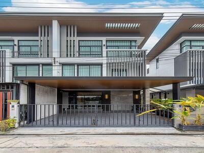 ให้เช่าทาวน์โฮม 3 ชั้น Cozy ลาดพร้าว โชคชัย 4 ซอย 18 ติดโจ๊กกองปร