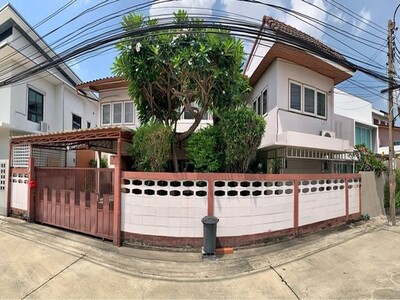 ขายบ้านในหมู่บ้านอาคเนย์นิเวศน์ ซอยนพเก้า ประชาชื่น 37