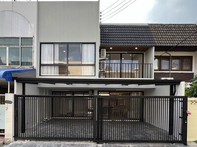 ให้เช่า ขายทาวเฮาส์ 2ชั้น รีโนเวทใหม่ ย่านถนนเอกมัย 22 ปรีดีพนมยง