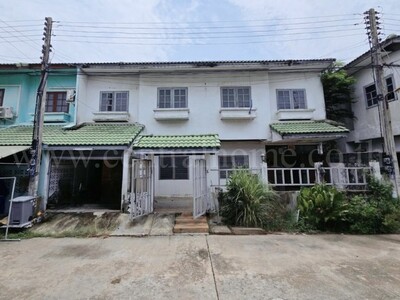 ทาวน์เฮ้าส์ บ้านนริศรา รังสิต - คลอง 11 หลังใหญ่