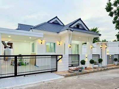 ขายบ้านเดี่ยว แปลงมุม รีโนเวทใหม่ มบ.เดอะบลิส บึง ศรีราชา