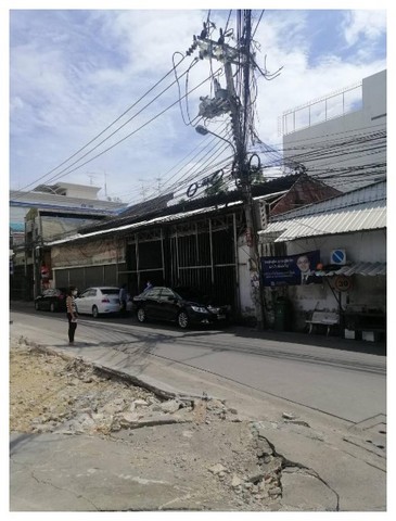 CBR265 ให้เช่าโชว์รูม พร้อมออฟฟิศ 192 ตารางเมตร มีที่จอดรถ ทำเลดีมาก ริมถนนลาดพร้าว