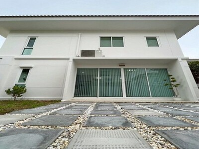 พร้อมเข้ายุ1สิงหาคม2568 บ้านเดี่ยวหลังใหญ่ ปรับปรุงใหม่  หนองมนบา
