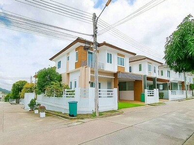 ให้เช่า บ้านแฝด แปลงมุม มบ.เลค วัลเลย์ บ่อวิน ศรีราชา