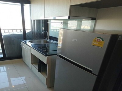 ให้เช่า Niche Mono Mega Space บางนา ห้องสวย วิวทะเลสาบและสระว่ายน