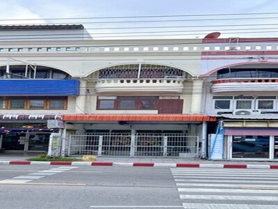 ใหม่มาก ให้เช่าอาคาร 3 ชั้น เซ็นทรัลรามอินทรา MRT ลาดปลาเค้า 600ม