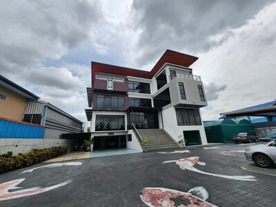 ขายสำนักงาน 4 ชั้น สุขาภิบาล5 สายไหม มีจอดรถกว่า 20 คัน