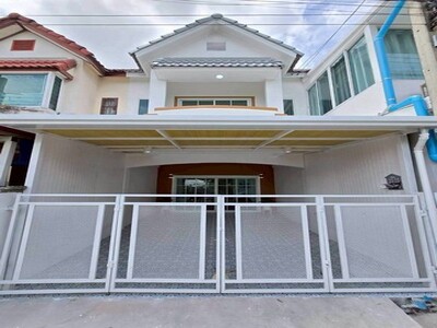 ขายทาวน์เฮ้าส์สองชั้น พร้อมอยู่รีโนเวตครบ ราคาถูกใจ 