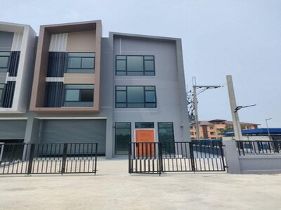 ให้เช่าอาคารพาณิชย์พร้อมโกดัง450ตร.ม.หลังมุมย่านบางใหญ่นนทบุรีซอย