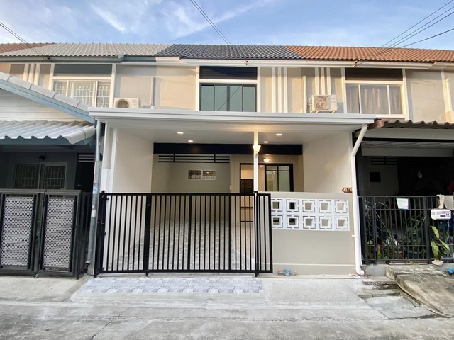 ทาวน์โฮม บ้านพฤกษา 45 บางบัวทอง-ลาดปลาดุก  พร้อมอยู่