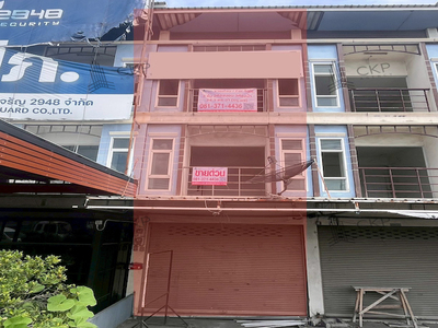 อาคารพาณิชย์ 3 ชั้น หน้านิคมปิ่นทอง 1 ศรีราชา ติดถนนเลียบมอเตอร์เ