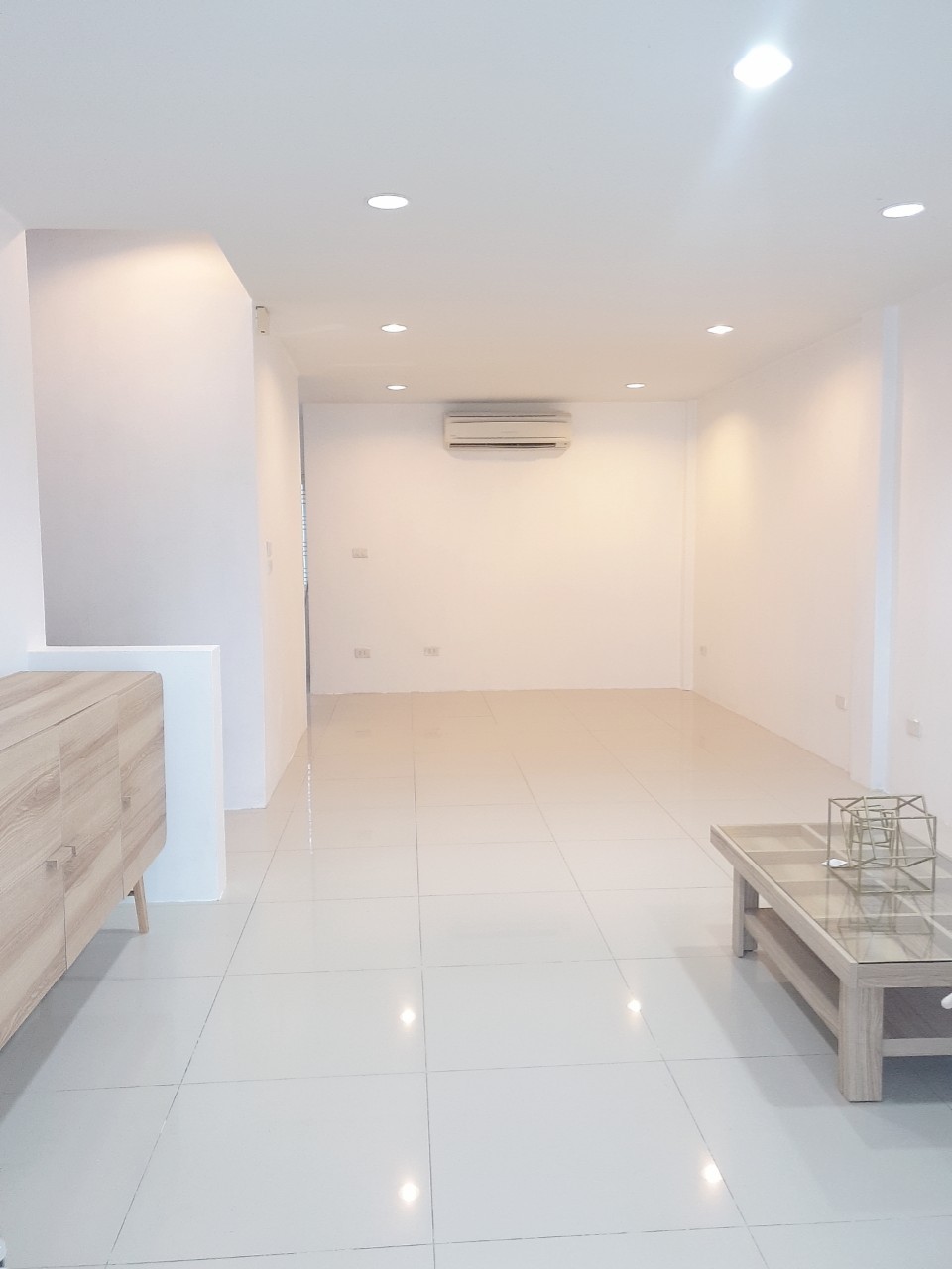 ขายทาวน์โฮม 3 ชั้น หมู่บ้านทาวน์โฮม ธาราดี ราชพฤกษ์ ใกล้ Home Pro ราชพฤกษ์