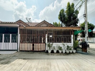 ทาวน์เฮ้าส์ ชั้นเดียว บ้านกลางเมือง พีพี 8 เมืองสุพรรณบุรี หลังมุ