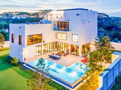 ขายบ้านหรู 34 ล้าน สันทราย สไตล์โมเดิร์น พร้อมให้คุณเป็นเจ้าของ