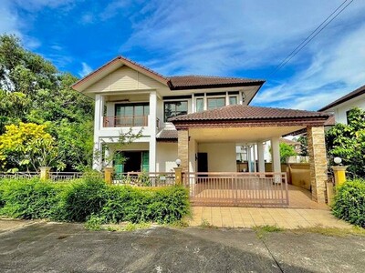 ขายบ้านเดี่ยว หมู่บ้านโกลเด้นปาร์ค ศรีราชา บ้านสวย 3 นอน ใกล้นิคม