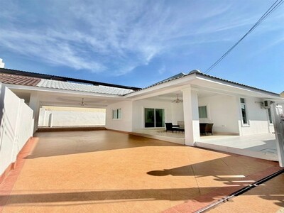 บ้านใหม่สวยพร้อมหิ้วกระเป๋าเข้าอยู่  พิกัด เขาน้อยโชคชัย 7 