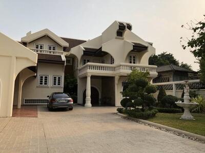 ให้เช่าบ้าน 2 ชั้น 208 ตรว. ย่านสาทร สวนพลูซอย 6 ใกล้ BTS ช่องนนท