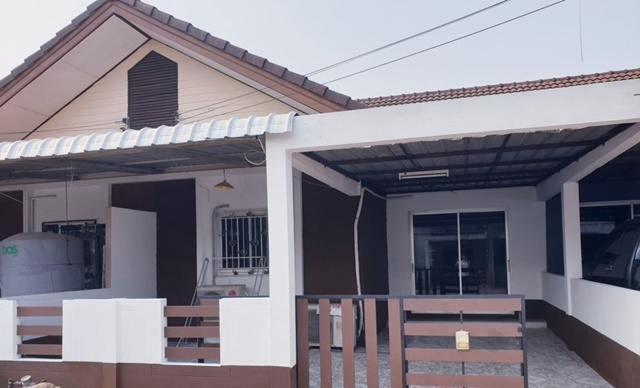 สนามบินแม่ฟ้าหลวง เชียงราย ให้เช่า ทาวน์โฮมชั้นเดียว ใหม่มาก 2นอน ครัวไทย 100 ตรม. บิ๊กซี แมคโคร 