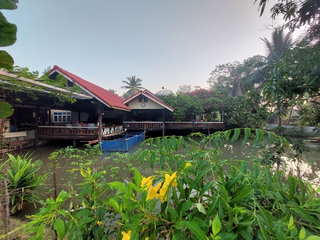 ขาย​กิจการรีสอร์ทพร้อมที่ดิน2ไร่.(บางปลารีสอร์ท)​ มี ห้องพัก-บ้านเดี่ยว อยู่อ.บางเลน จ.นครปฐม