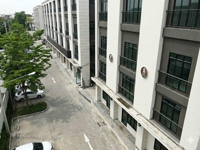 ลาดพร้าว110-114 ออฟฟิศใหม่  4 ชั้น MRT มหาดไทย รามคำแหง 51-57 