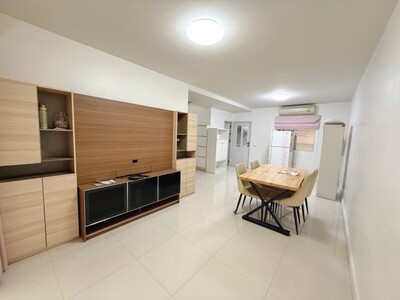 ให้เช่าทาวน์เฮาส์3ชั้นถ.ลาดพร้าว71มี4นอน3น้ำแอร์เฟอร์ฯบางส่วน1800