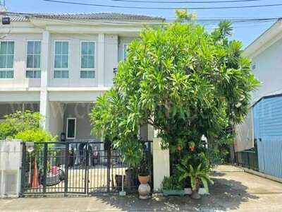 ลดราคา ทาวน์โฮม เดอะ คอนเนค บางนา - สุวรรณภูมิ หลังมุม 