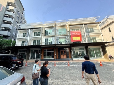 BH3891 ให้เช่าอาคารพาณิชย์ 3 ชั้นใหม่ 2 คูหา เสนา อเวนิว บางกะดี