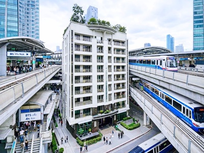 BTS อโศก380ม.114 นอน 114 น้ำ สูง 10 ชั้น 32 ตร.ม