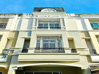 นวมินทร์ แฮปปี้แลนด์ ให้เช่าทาวน์โฮม 3 ชั้น ตลาดอินทรารักษ์ ติดถ.