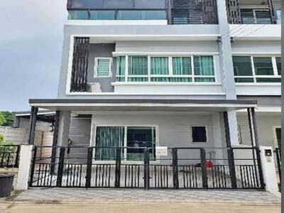 ให้เช่าทาวน์โฮม 3 ชั้น เดอะริคโค้ ทาวน์ วัชรพล ใกล้ Pleanary Mall